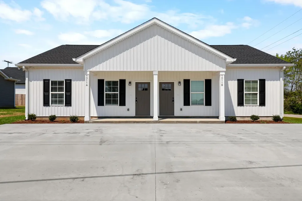 1011 Oak Street Portland TN 37148