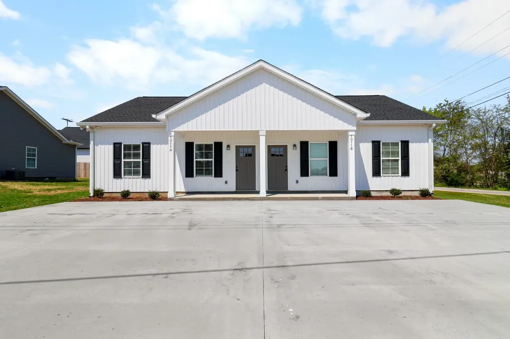 1011 Oak Street Portland TN 37148