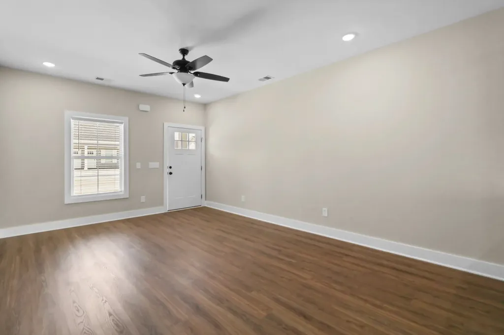 1004 Oak Street Portland TN 37148