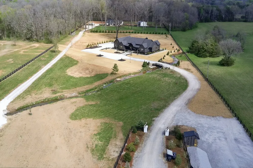 5710 Lunns Store Road Chapel Hill TN 37034