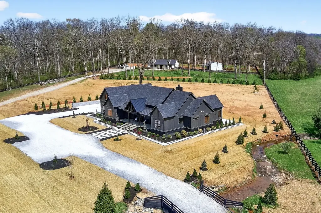 5710 Lunns Store Road Chapel Hill TN 37034