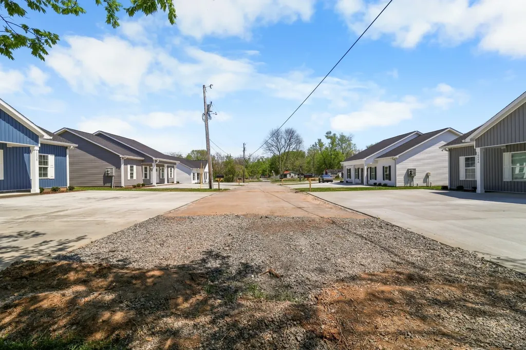 1008 Oak Street Portland TN 37148
