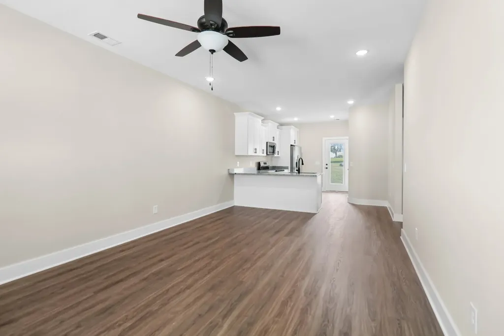1008 Oak Street Portland TN 37148