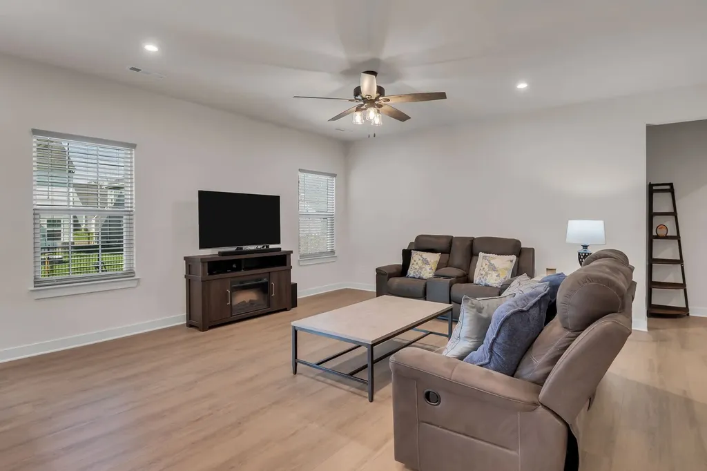 6542 Outlook Drive Murfreesboro TN 37128