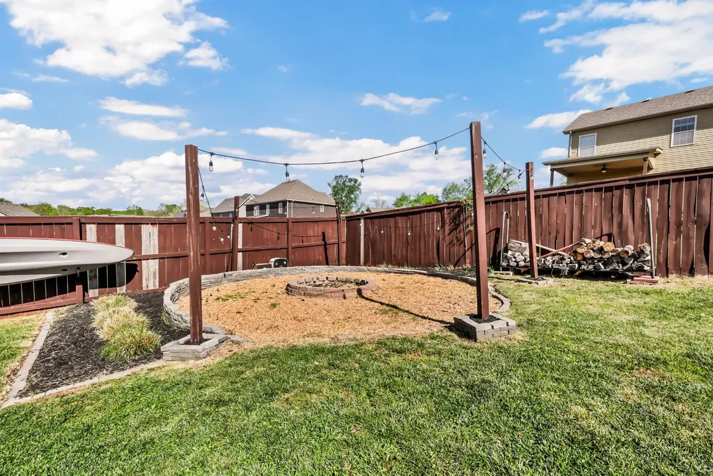 109 Easton Drive Clarksville TN 37043