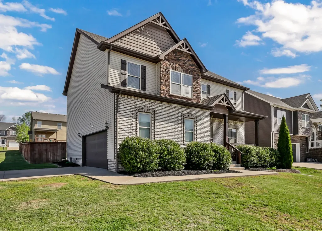 109 Easton Drive Clarksville TN 37043