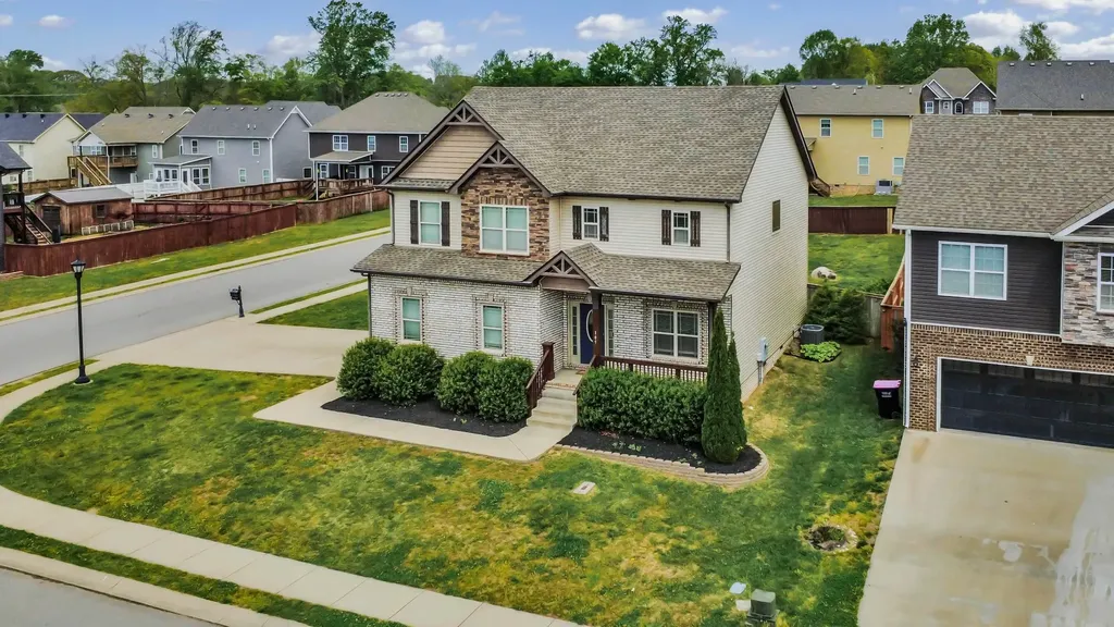 109 Easton Drive Clarksville TN 37043
