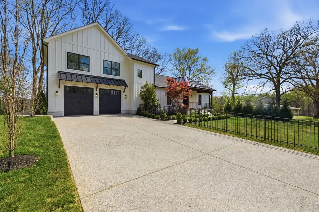 8811 Old Charlotte Pike Pegram TN 37143