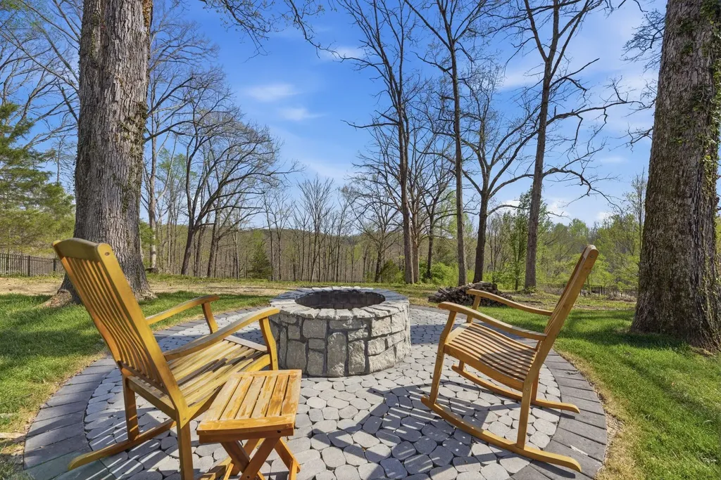 8811 Old Charlotte Pike Pegram TN 37143