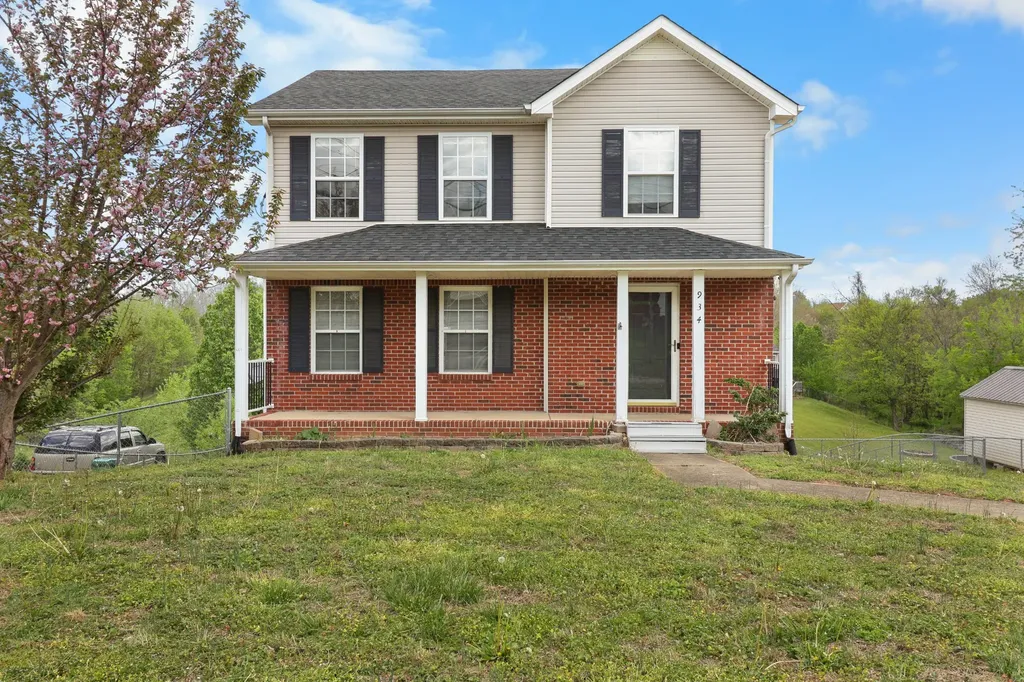 934 Hedge Apple Drive Clarksville TN 37040