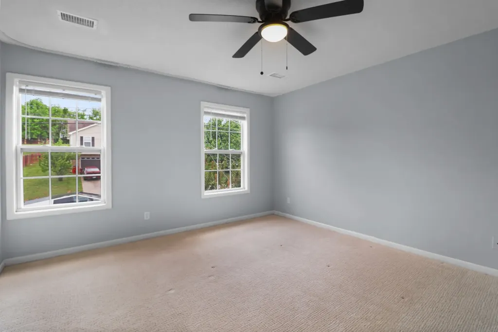 934 Hedge Apple Drive Clarksville TN 37040