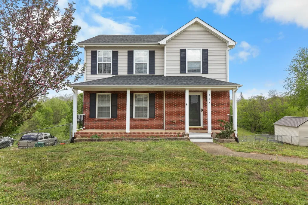 934 Hedge Apple Drive Clarksville TN 37040