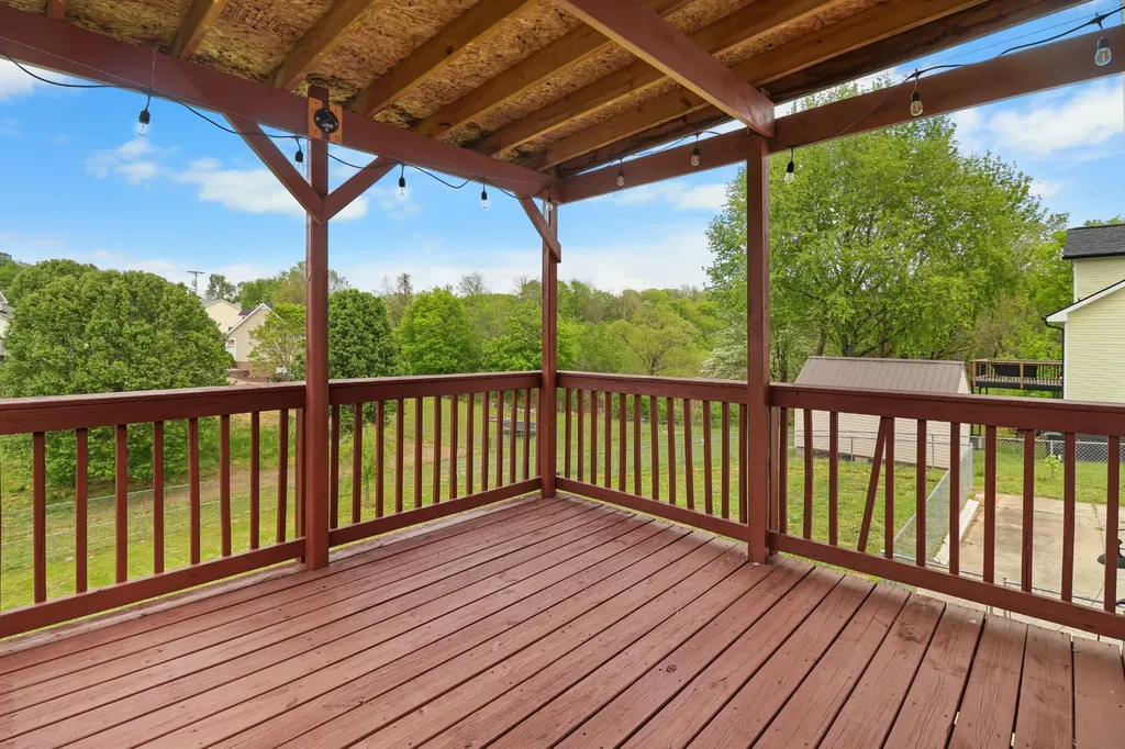 934 Hedge Apple Drive Clarksville TN 37040