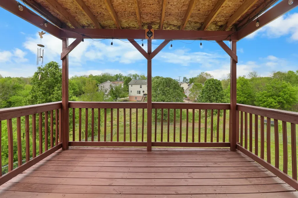 934 Hedge Apple Drive Clarksville TN 37040