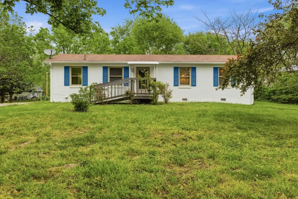 113 Mae Circle Dickson TN 37055