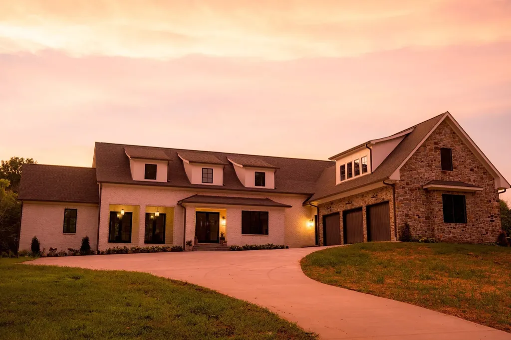 1489 Old Tva Road Columbia TN 38401