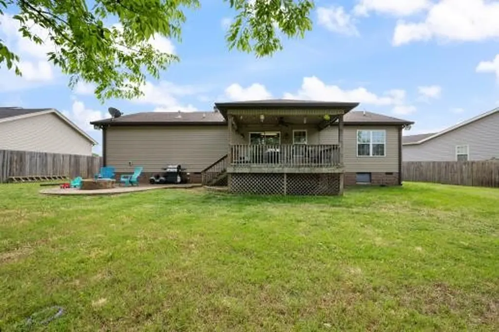 16 Andy Circle Lebanon TN 37087