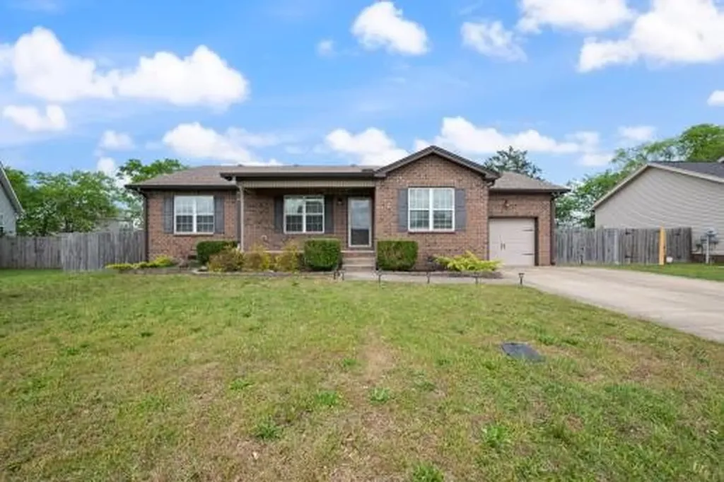 16 Andy Circle Lebanon TN 37087