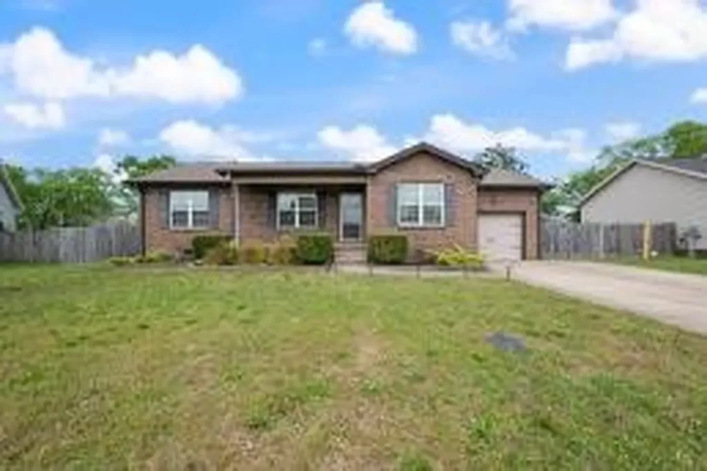 16 Andy Circle Lebanon TN 37087