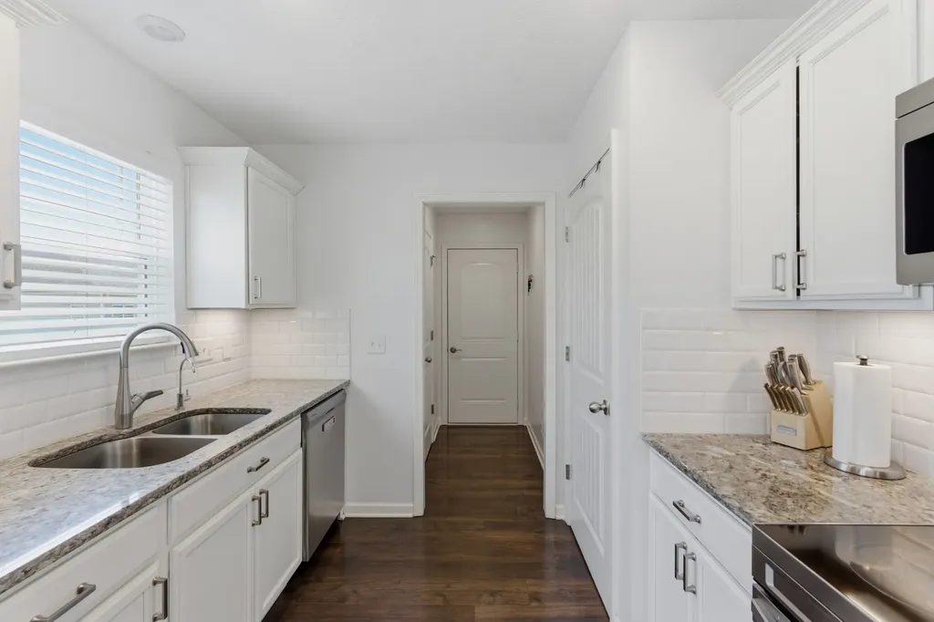 1919 Albarado Trail Murfreesboro TN 37128