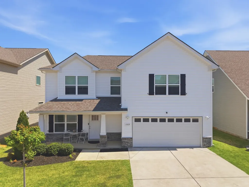 1919 Albarado Trail Murfreesboro TN 37128