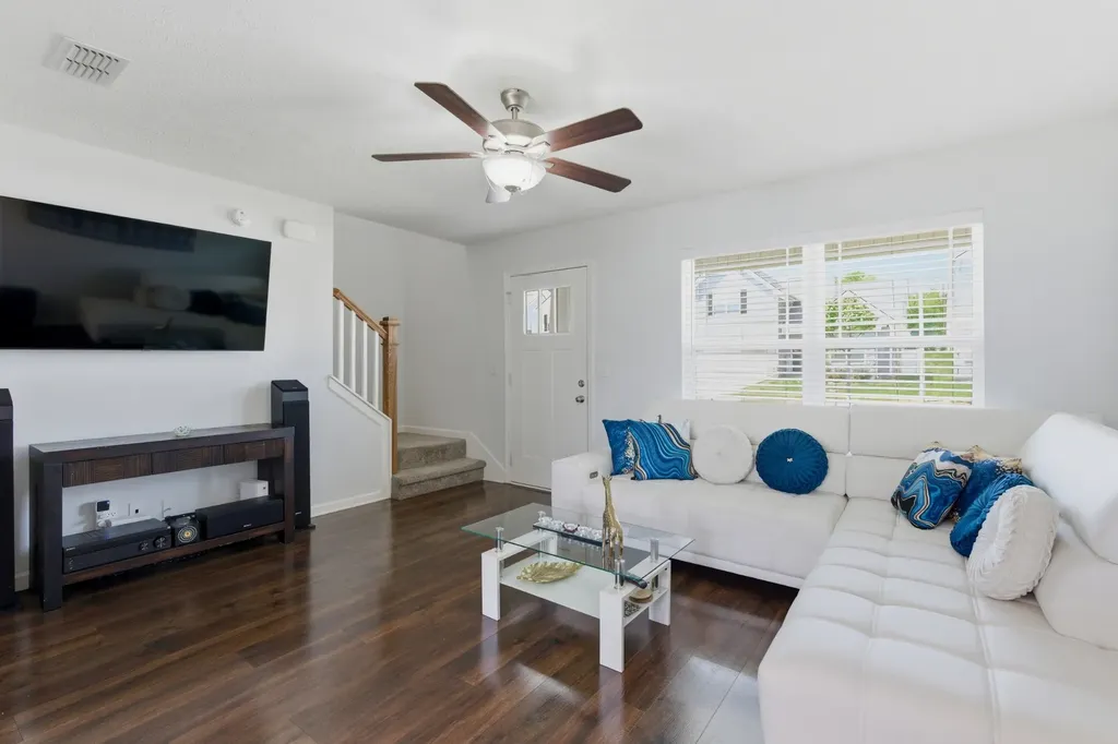 1919 Albarado Trail Murfreesboro TN 37128