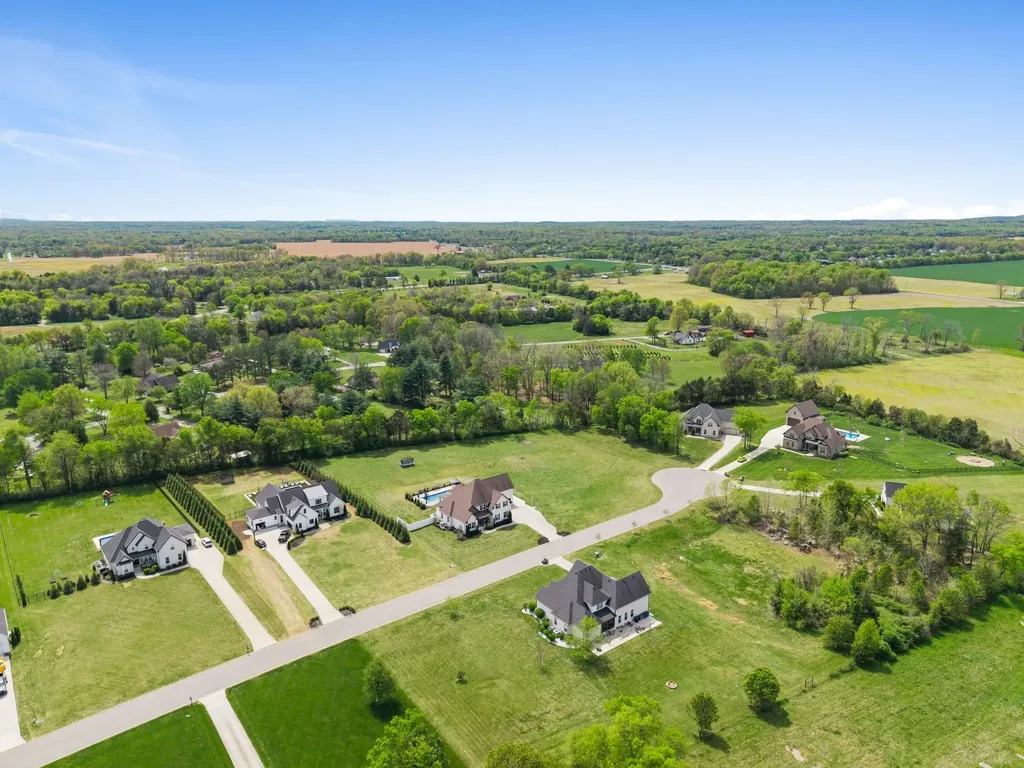 2527 Landis Court Murfreesboro TN 37128