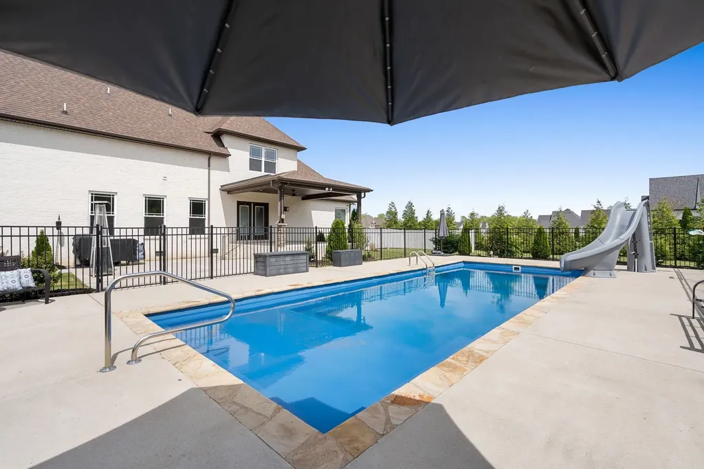 2527 Landis Court Murfreesboro TN 37128