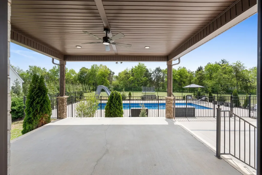 2527 Landis Court Murfreesboro TN 37128