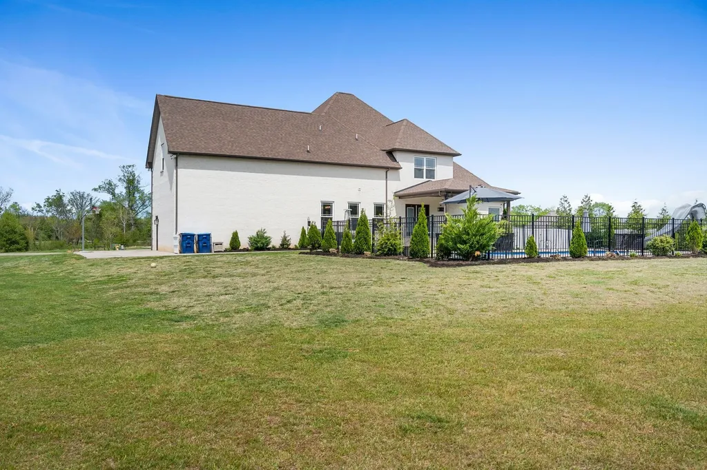2527 Landis Court Murfreesboro TN 37128
