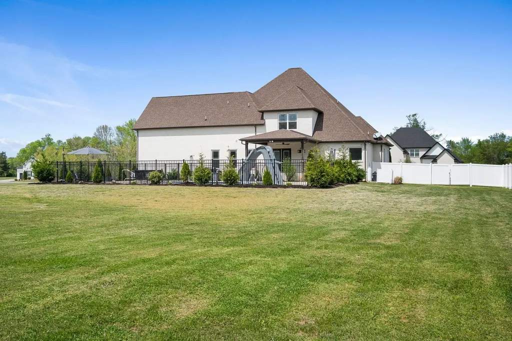 2527 Landis Court Murfreesboro TN 37128
