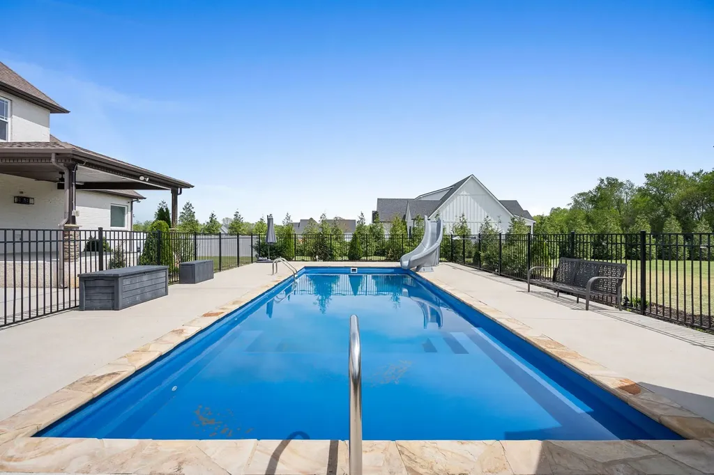 2527 Landis Court Murfreesboro TN 37128