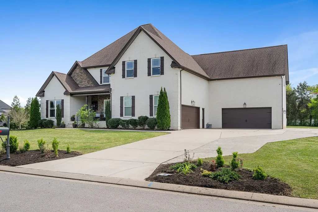 2527 Landis Court Murfreesboro TN 37128