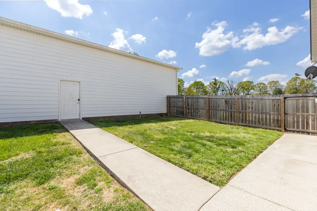 1633 Hayes Denton Road Columbia TN 38401
