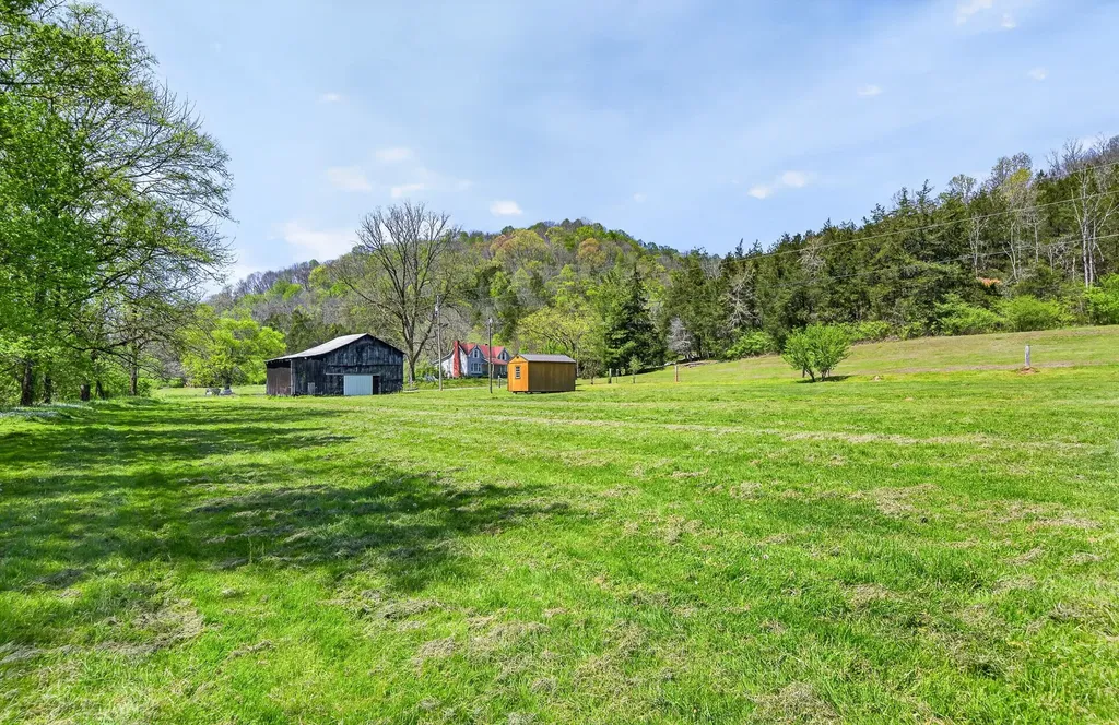 525 Riley Creek Road Whitleyville TN 38588