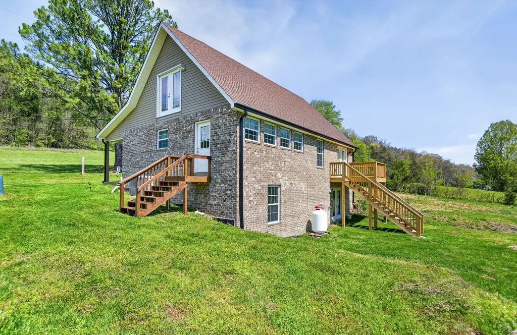 525 Riley Creek Road Whitleyville TN 38588