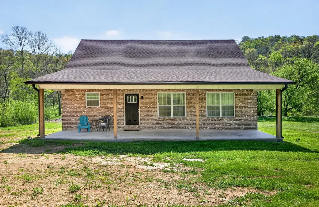 525 Riley Creek Road Whitleyville TN 38588