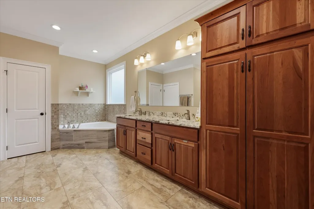 166 E Shore Drive Rockwood TN 37854