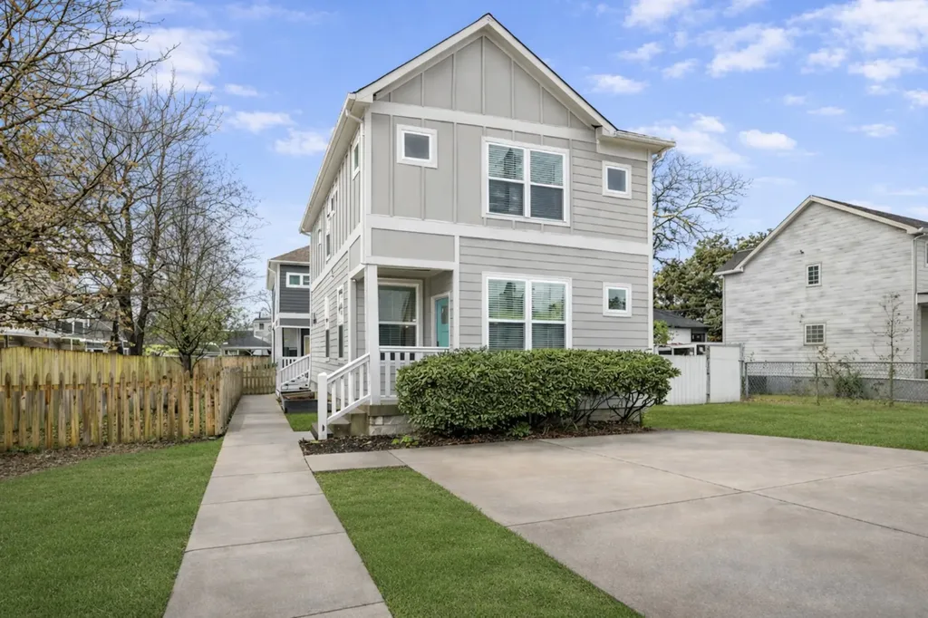 1927 14th Ave, N Nashville TN 37208