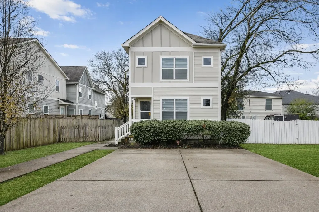 1927 14th Ave, N Nashville TN 37208