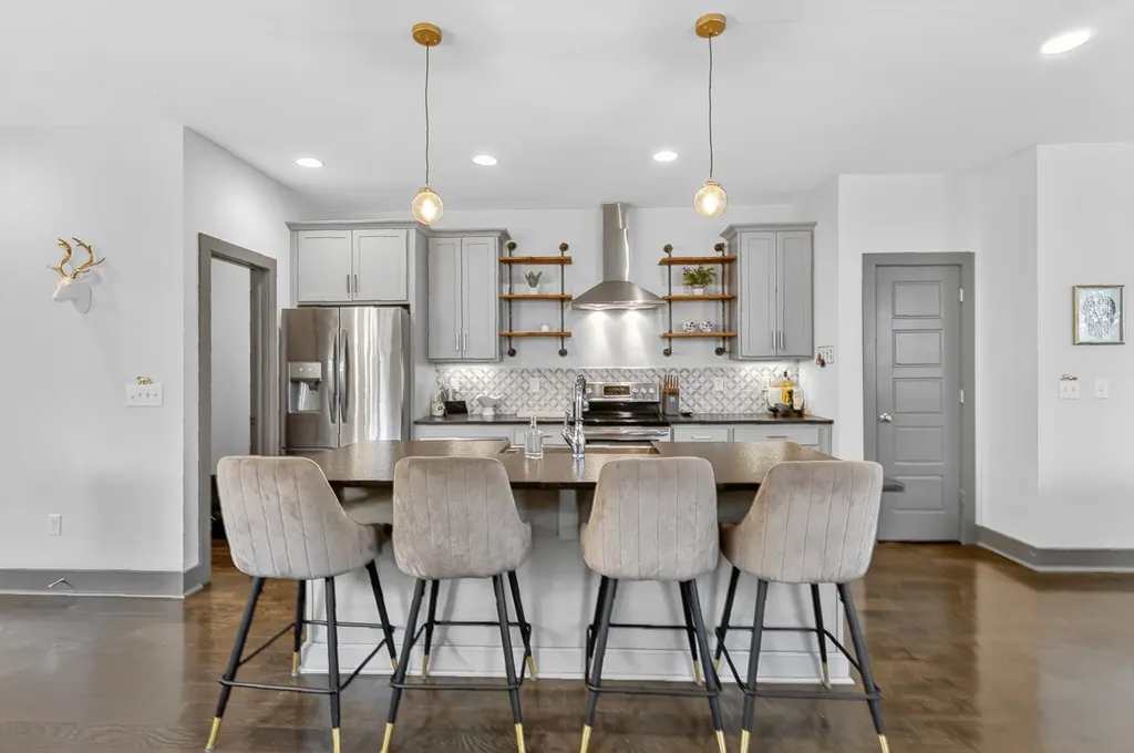 1927 14th Ave, N Nashville TN 37208