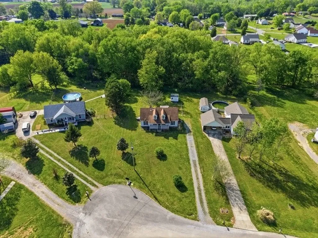19 Ash Grove Road Fayetteville TN 37334