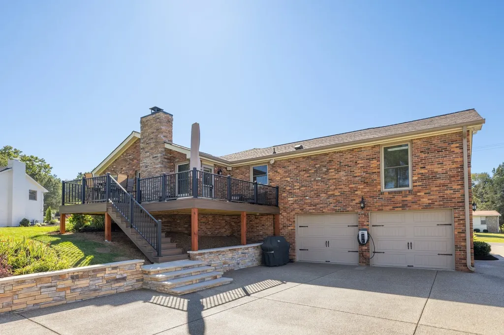 152 Fairways Drive Hendersonville TN 37075