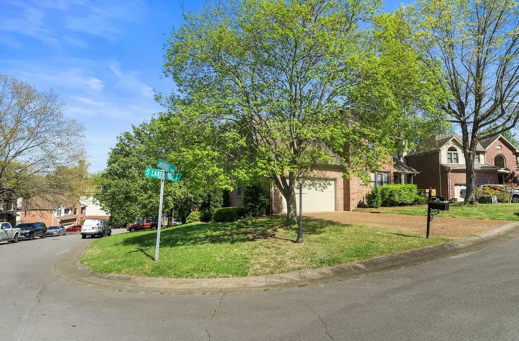 501 S Lakeridge Place Nashville TN 37214