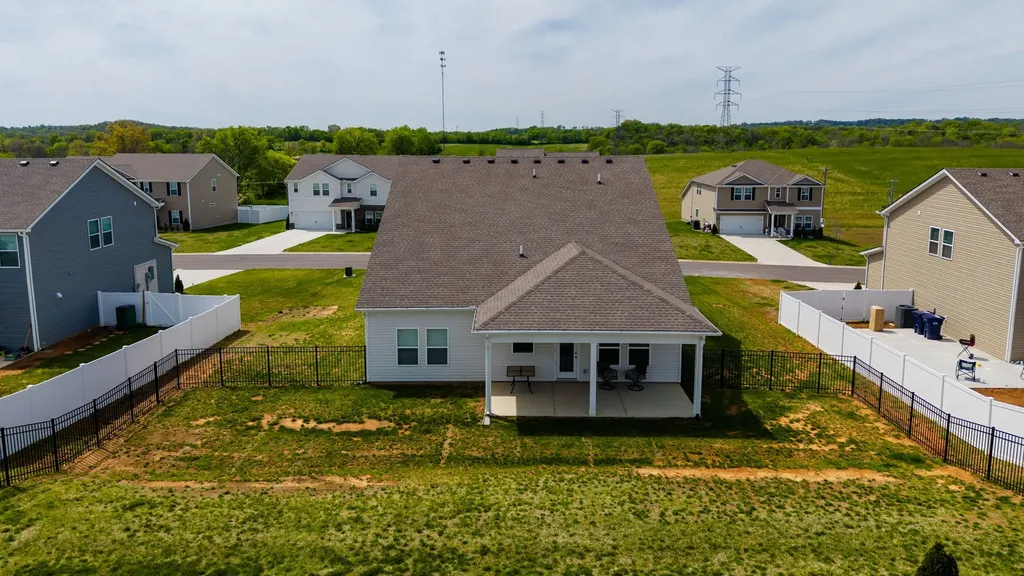 105 Model Court Columbia TN 38401