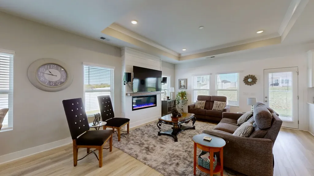 105 Model Court Columbia TN 38401