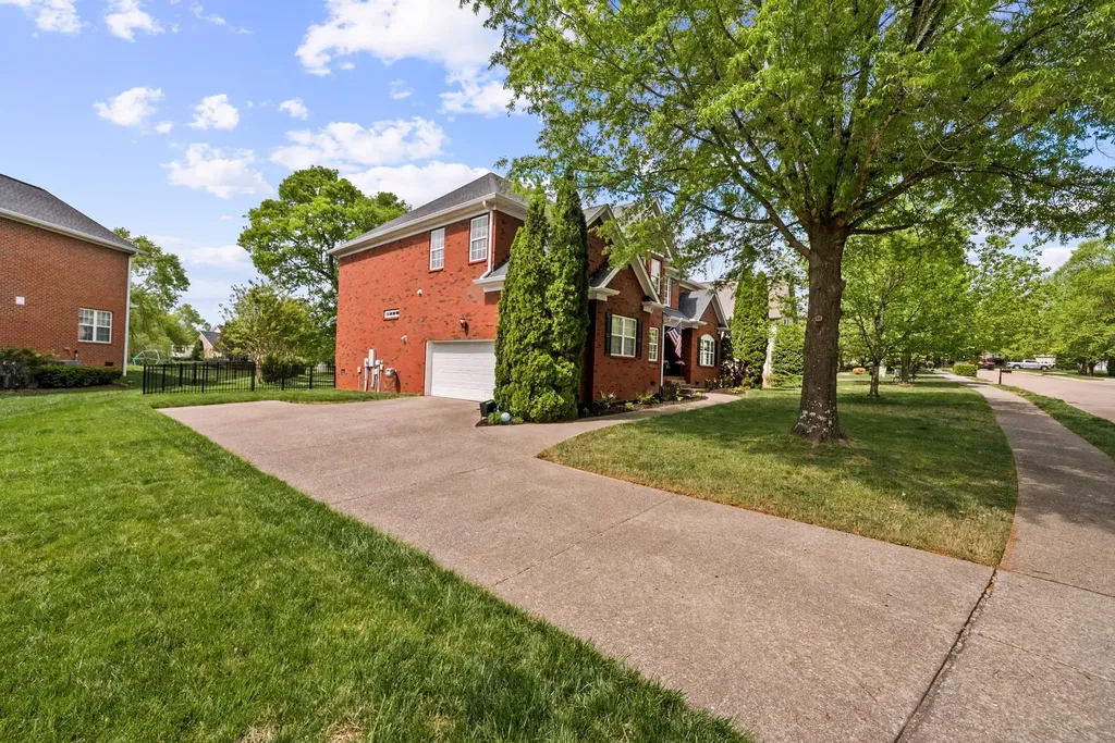 1608 Fair House Road Spring Hill TN 37174