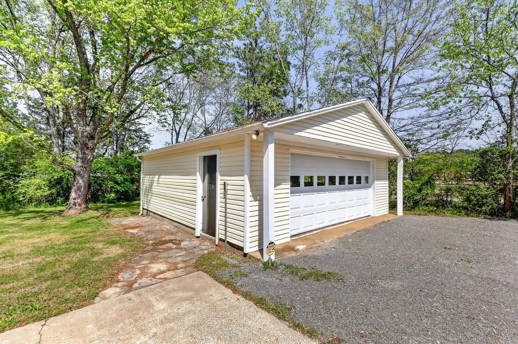 4827 Bradyville Pike Murfreesboro TN 37127