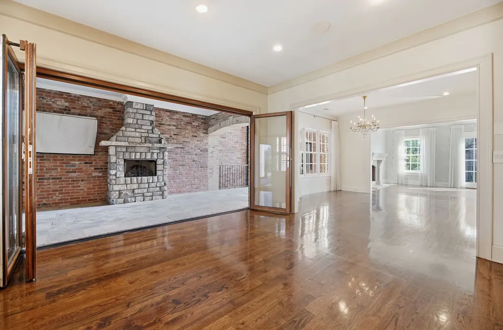 112 West End Close Nashville TN 37205