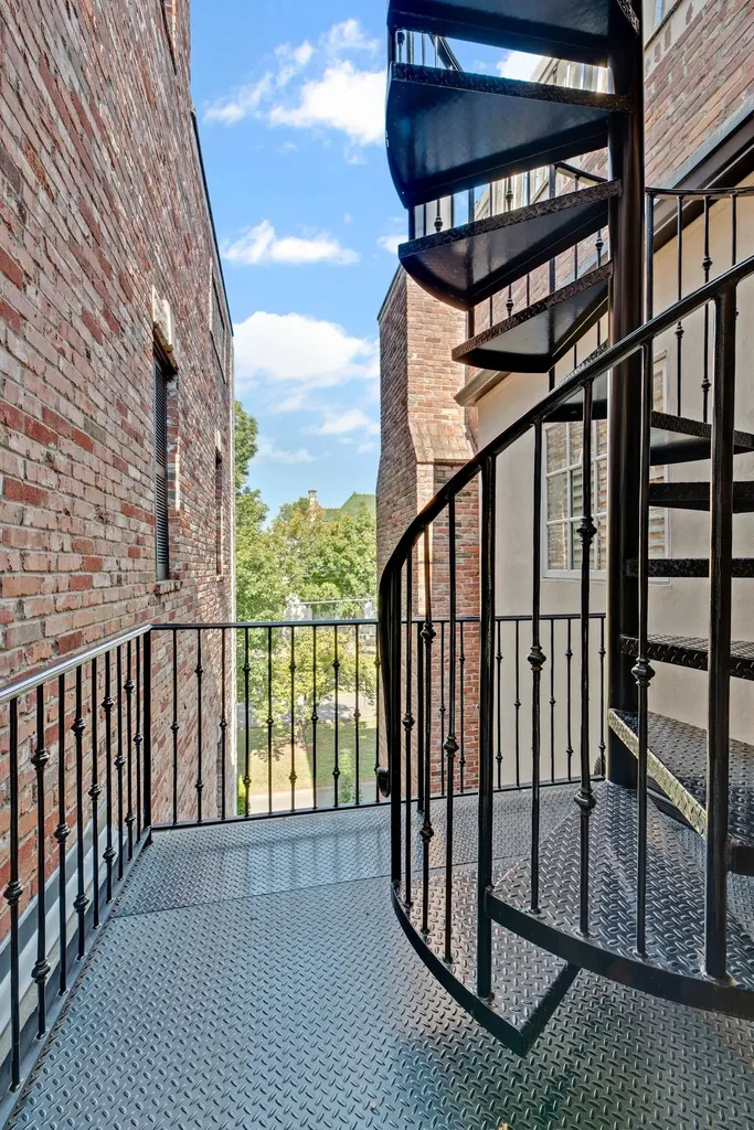 112 West End Close Nashville TN 37205